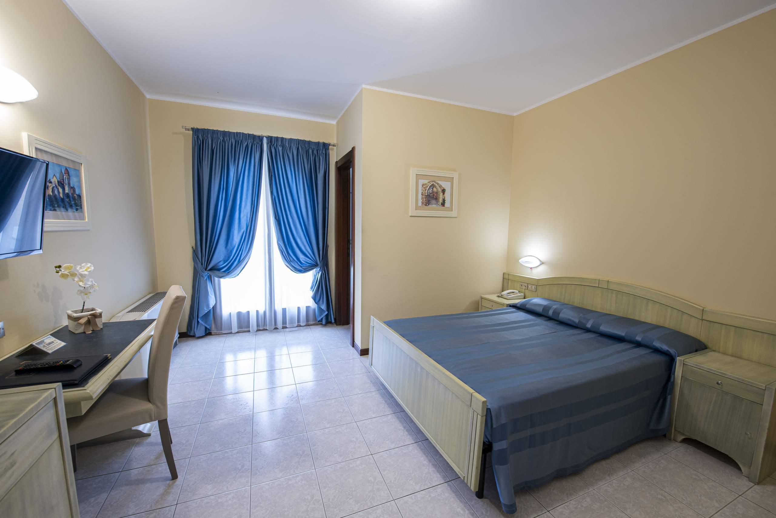 Business Hotel Room Ancona - Hotel Cristoforo Colombo Osimo - Cover