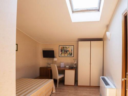 standard double room ancona - hotel cristoforo colombo osimo - gallery 3